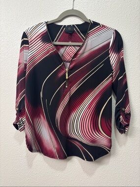 JM Collection Pink and Black Swirl-Print Zip-Front Blouse. Size P/S